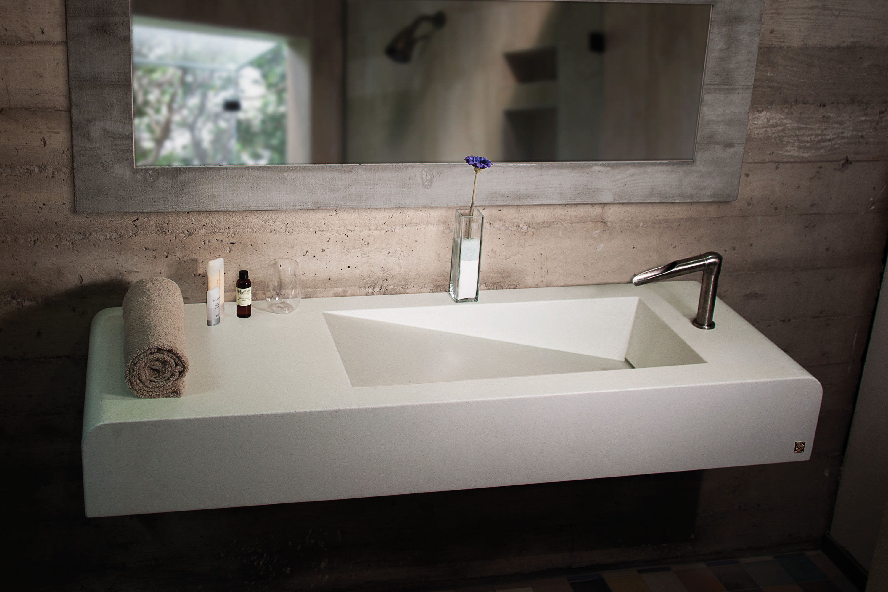 Concrete RampSink, N604 Alabaster