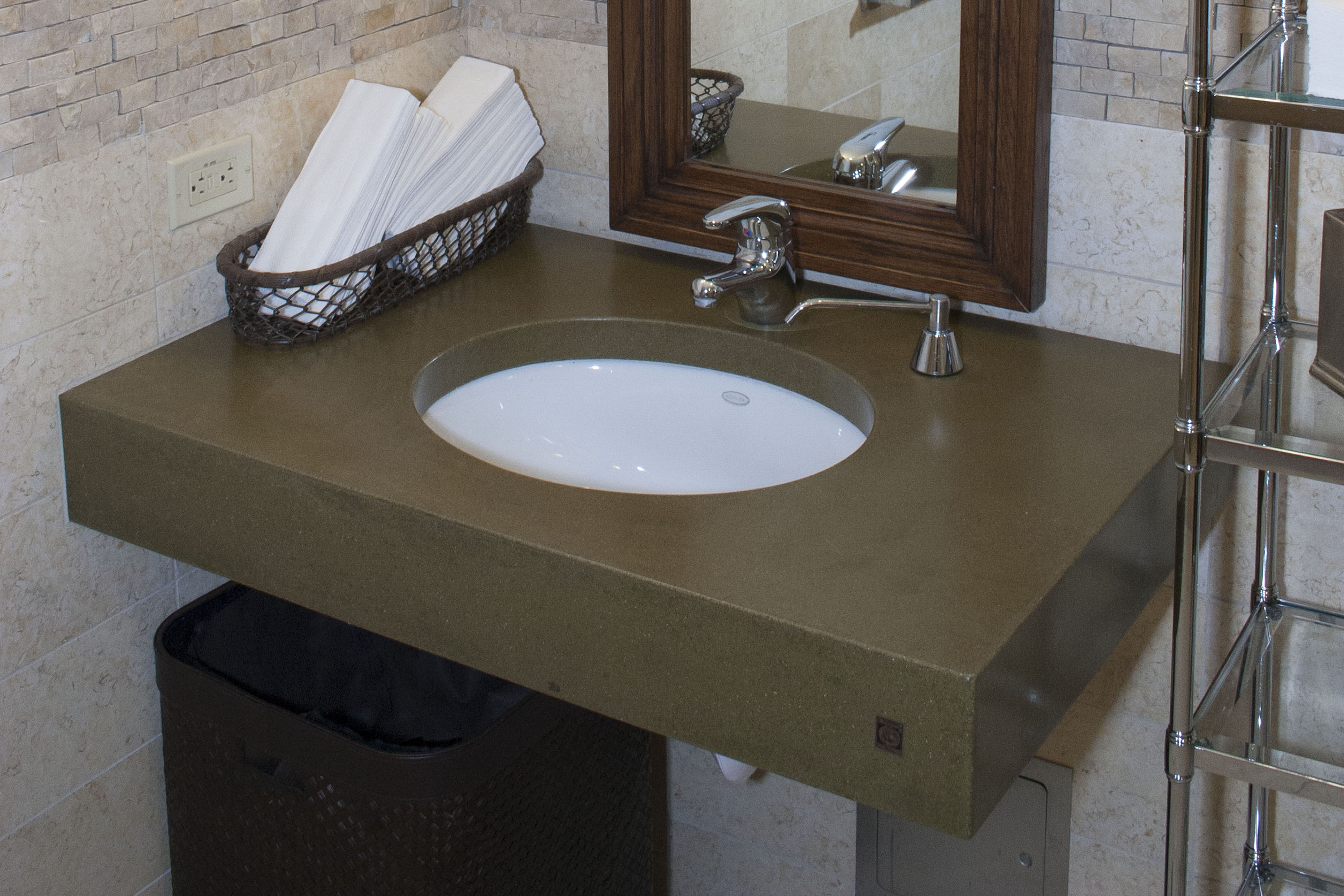 UnderMount Sink with Concrete Countertop, N633 Graphite